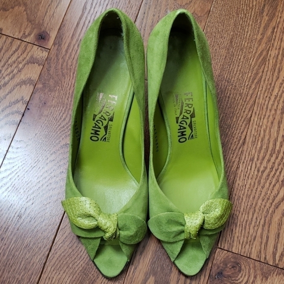 𝅺SALVATORE FERRAGAMO open toe heels. - Picture 2 of 7